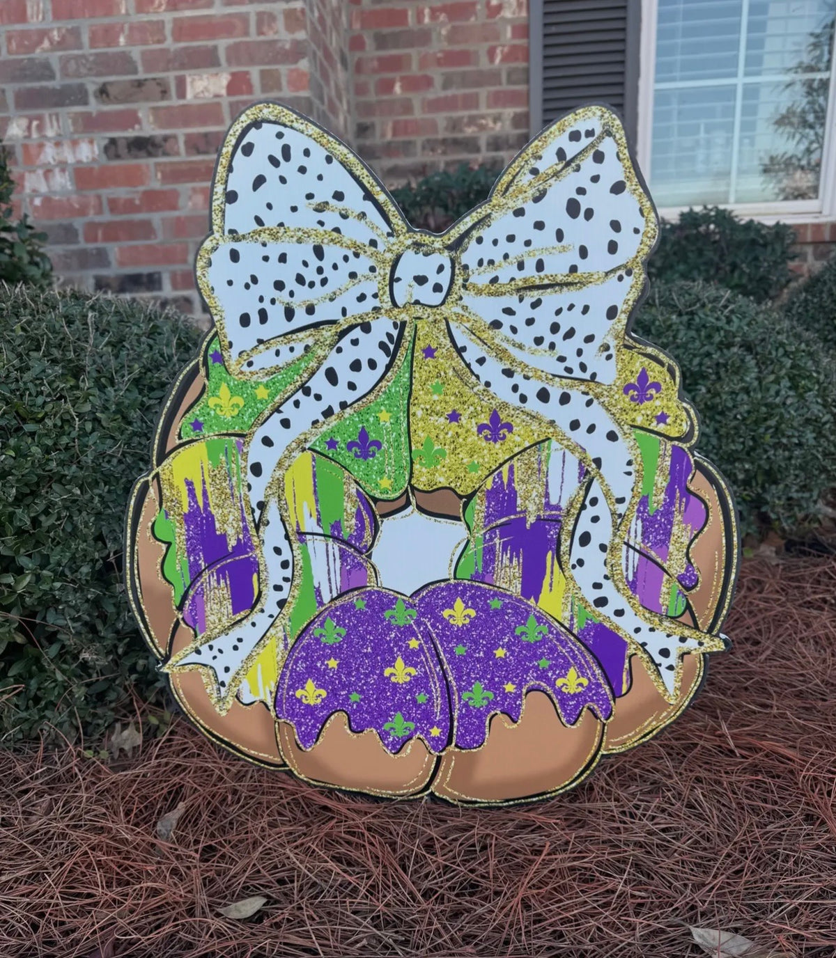 King Cake Mardi Gras Yard Decor
