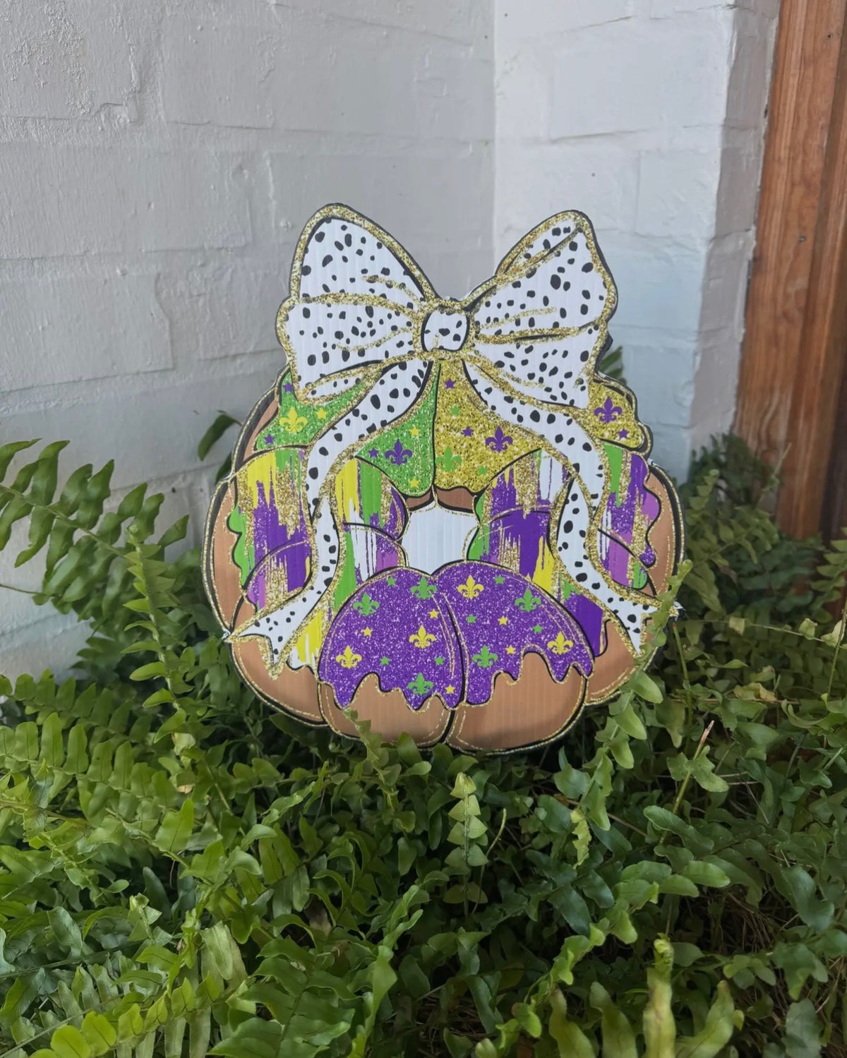 King Cake Mardi Gras Yard Decor